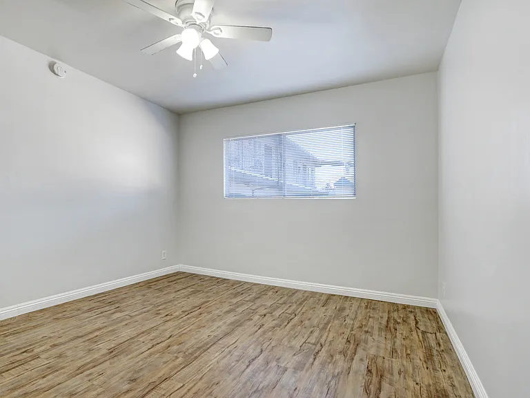 236 E Olive Ave #B — Photo 7