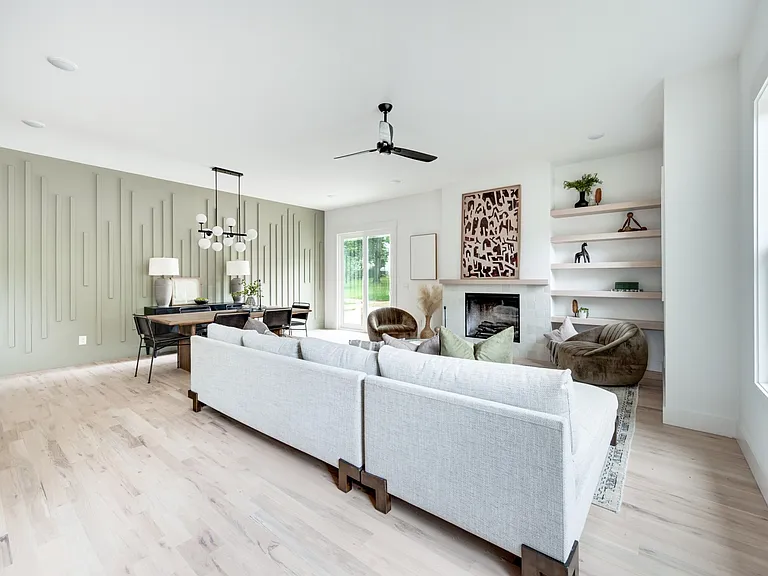 2430 Little Ave — Photo 12