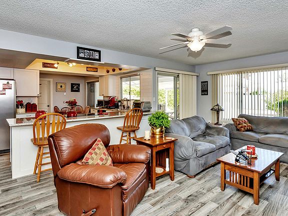 3rd image of 10336 W Carob Dr
