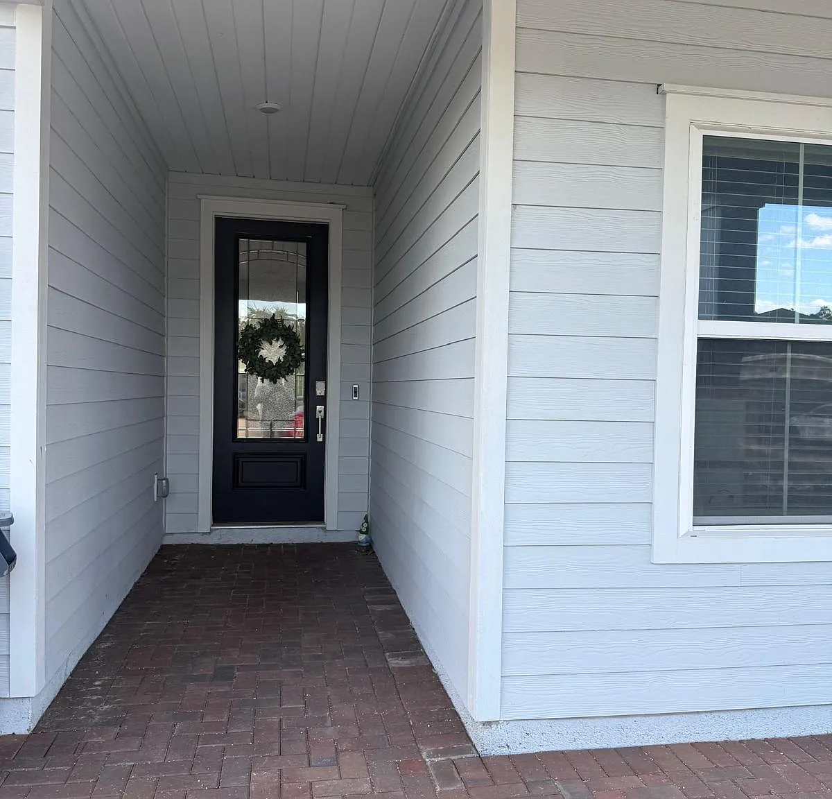 4 bed, 2028 sqft, $2,500 — Photo 2