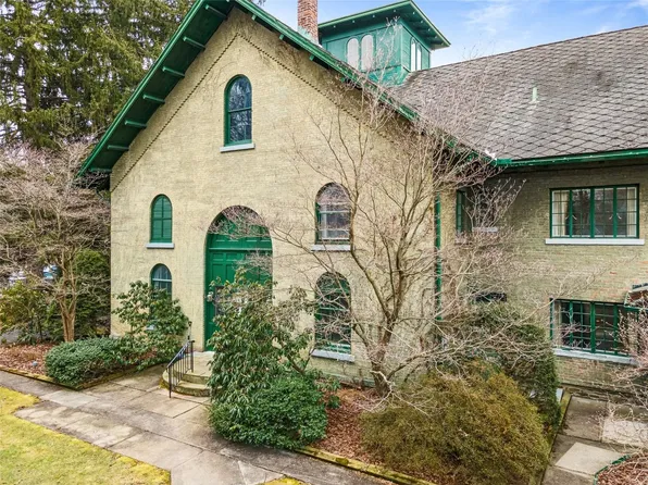 24 Campbell Rd, Binghamton, NY 13905