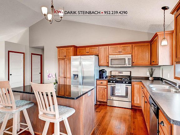 4th image of 12009 Urbank Cir NE