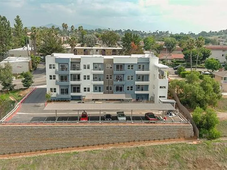 1316 E Grand Ave #104 — Photo 3