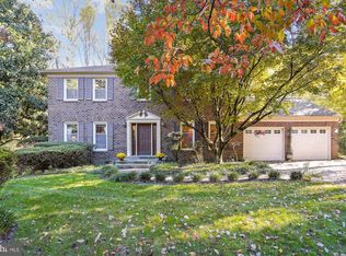 11921 Richland Ln, Herndon, VA 20171