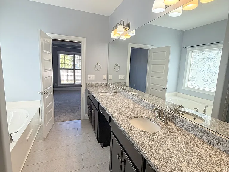 218 Woodgrove Dr NW — Photo 21