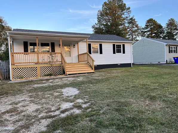 377 Red Oak Dr, Hopewell, VA 23860