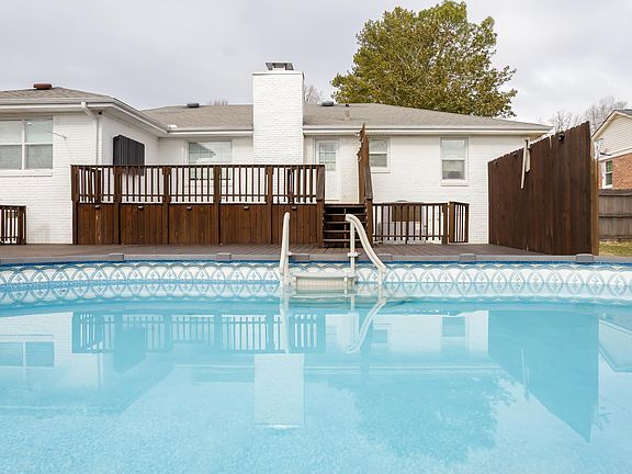 2nd image of 570 Hazelwood Dr