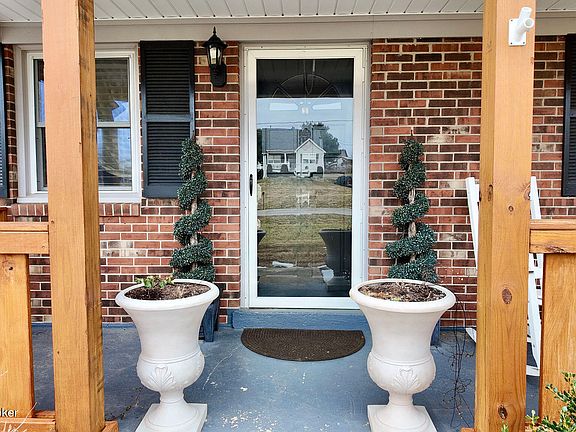 4th image of 190 Fairfield Rd