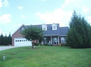 2223 Hedgerow Cir, Hickory, NC 28601