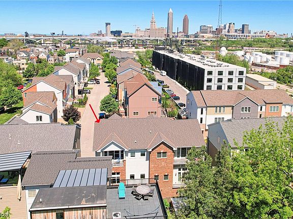 5th image of 2322 City View Dr
