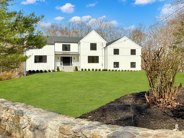 811 Rock Rimmon Rd, Stamford, CT 06903