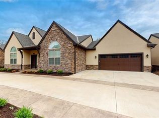 8106 W 131st Ct, Overland Park, KS 66213