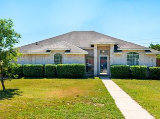 729 Kristi Ln, Cedar Hill, TX 75104