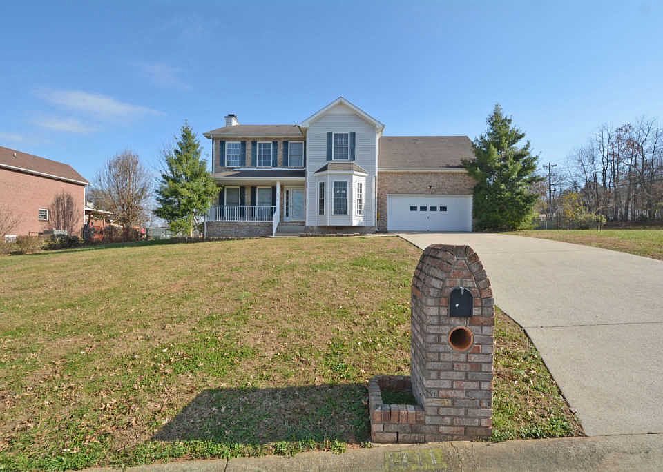 1st image of 1711 Saint Ives Way