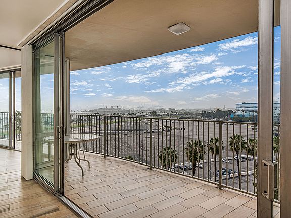 5th image of 700 E Ocean Blvd Unit 1008