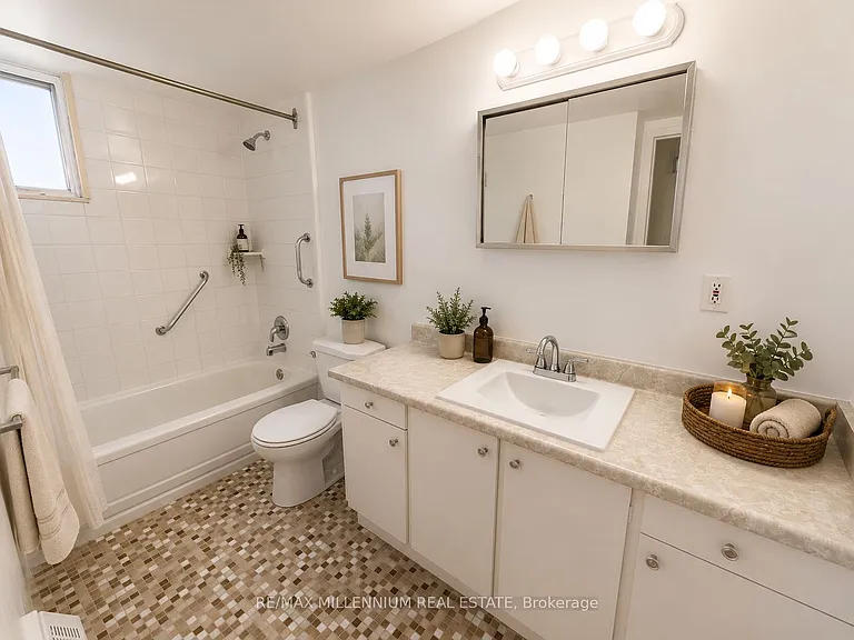 250 Frederick St #507 — Photo 5