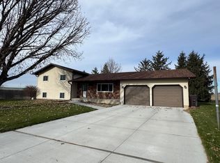 1513 Liberty Dr, Lexington, NE 68850