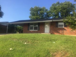 1015 N 3rd St, Festus, MO 63028