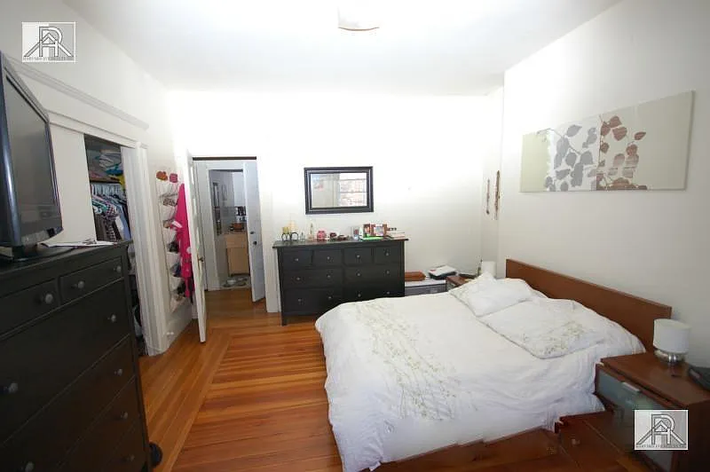 2 bed, 1.0 bath, $3,145 — Photo 4