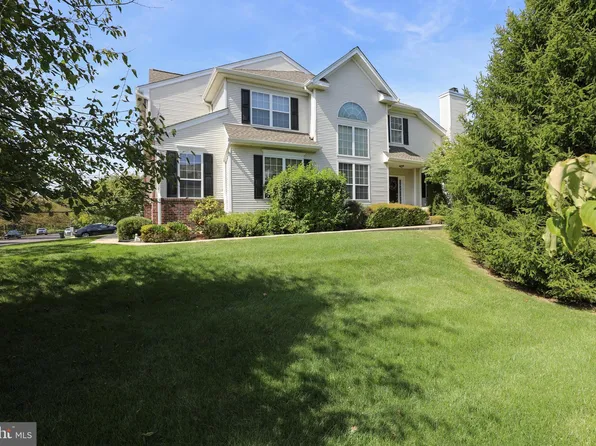 87 Dispatch Dr #243, Washington Crossing, PA 18977
