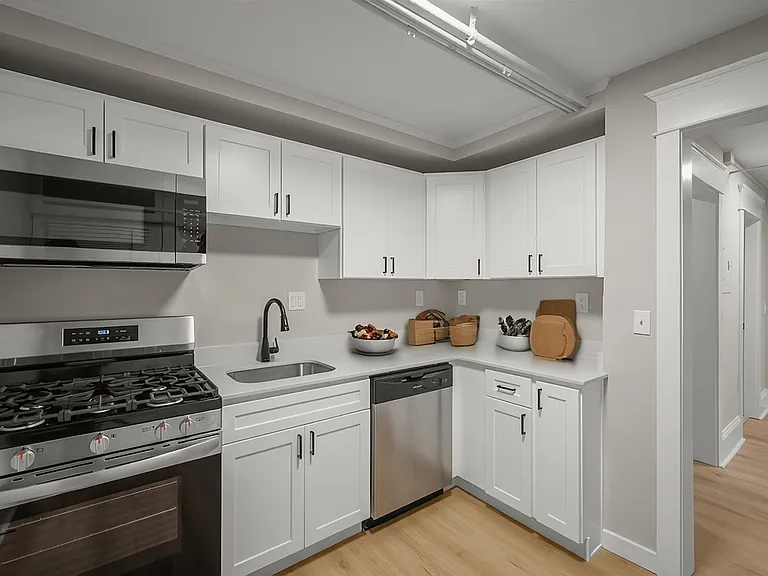 Hillcrest Manor — Photo 19