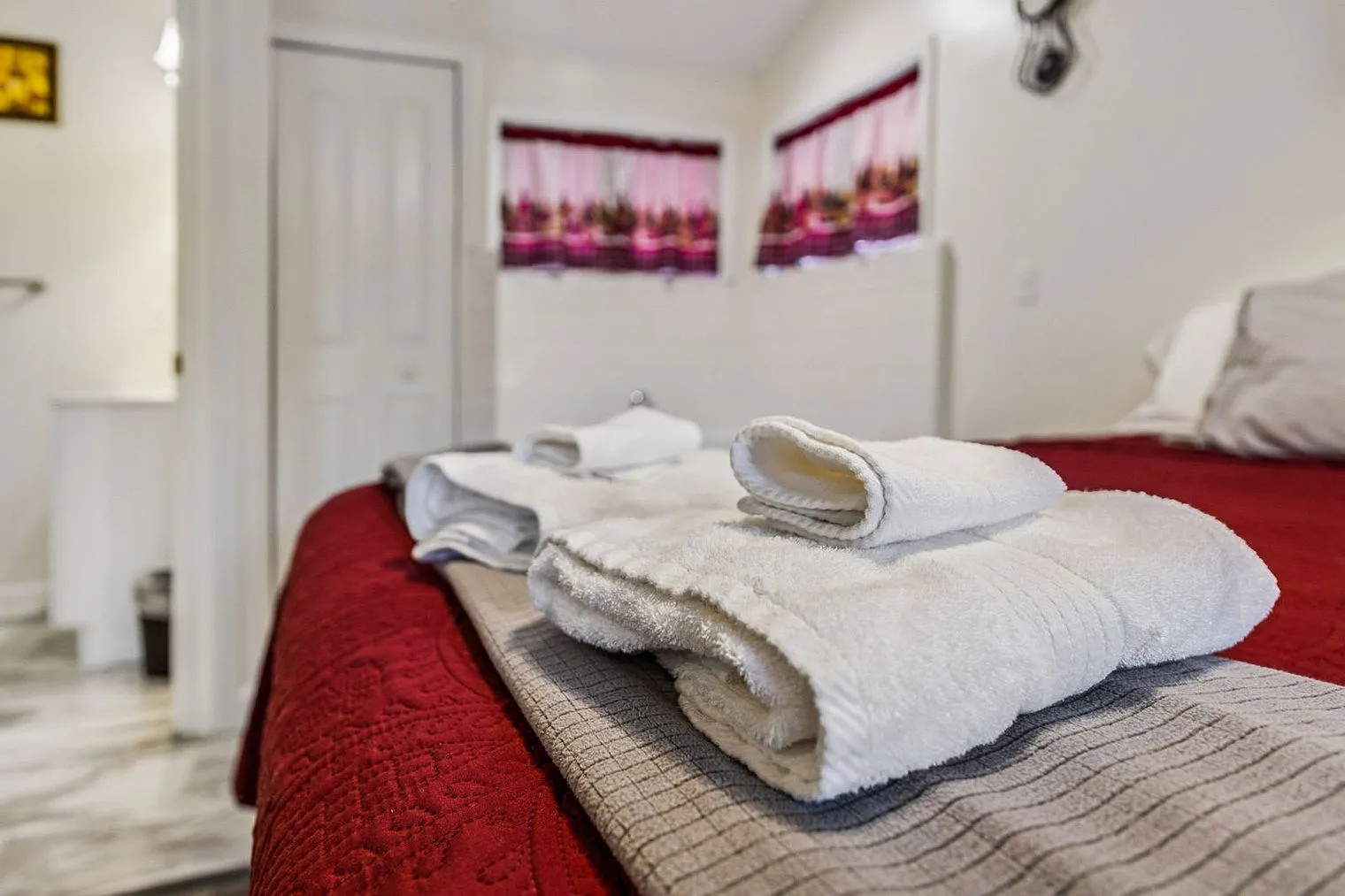 Studio, 1.0 bath, 721 sqft, $2,465 — Photo 2