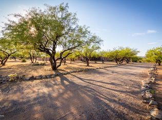760 W Paseo Santa Isabel, Green Valley, AZ 85622
