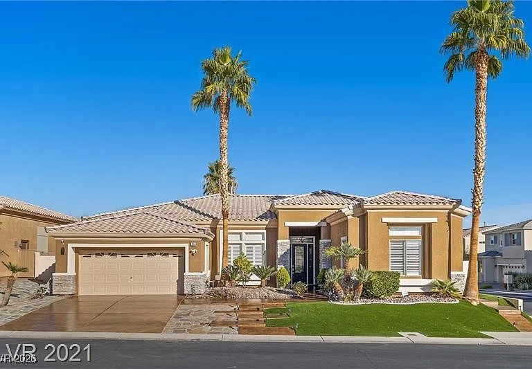394 Highland Hills Ct — Photo 1