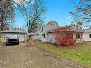 6368 Barker Dr, Waterford, MI 48329