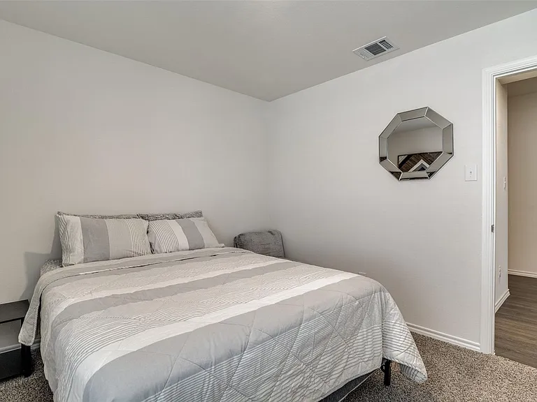 2117 Croton Ave — Photo 15