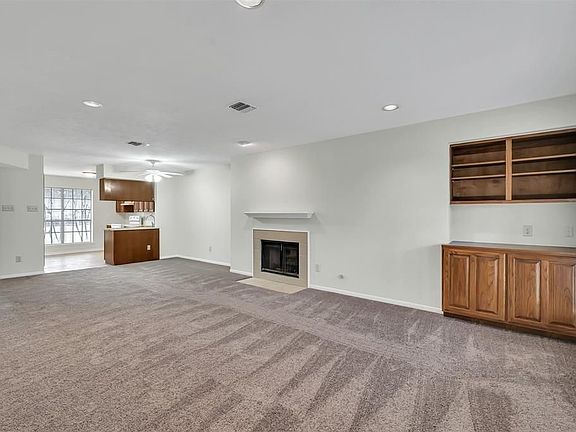 4th image of 200 Panorama Dr APT 208