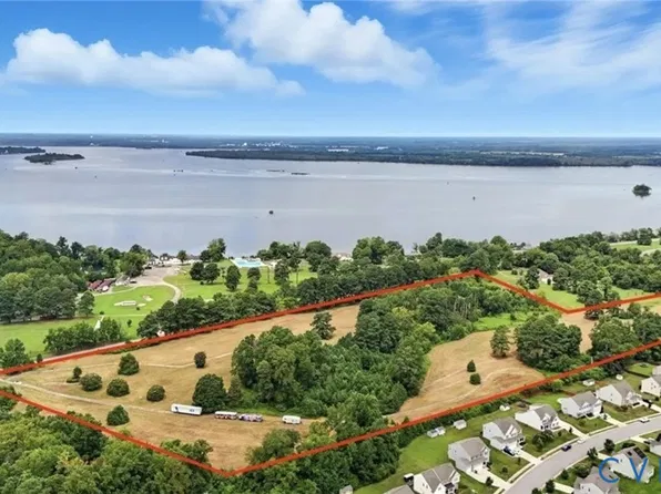1100 Jordan Point Rd, North Prince George, VA 23860