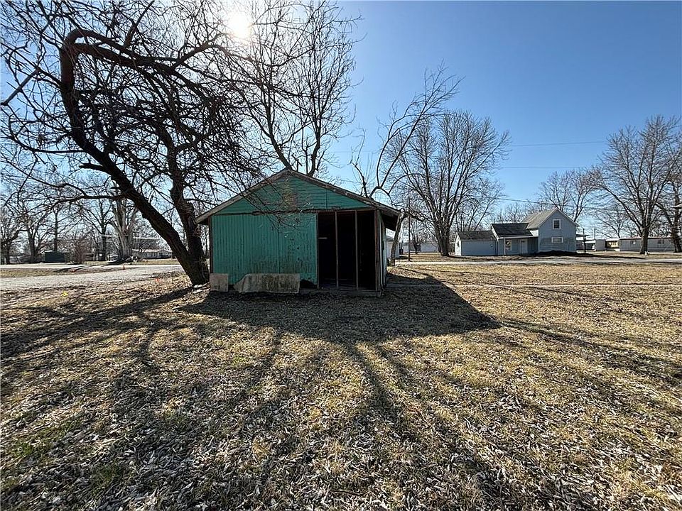 317 S 3rd St, Lacygne, KS 66040 Zillow