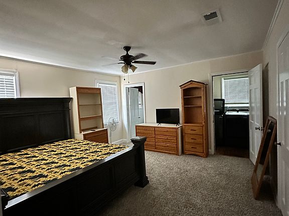 3rd image of 369 Carrollton Ave