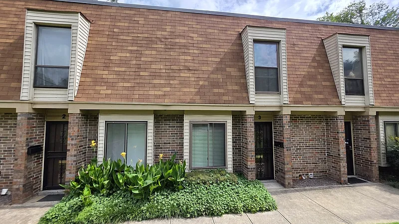 1896 Poplar Woods Cir E #1-3