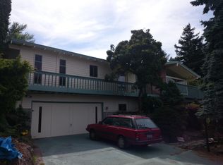 5717 SW Hinds St, Seattle, WA 98116