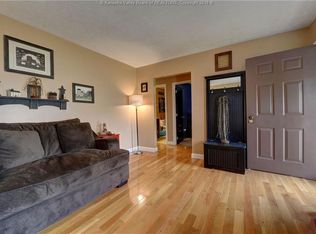 2642 Main St, Hurricane, WV 25526