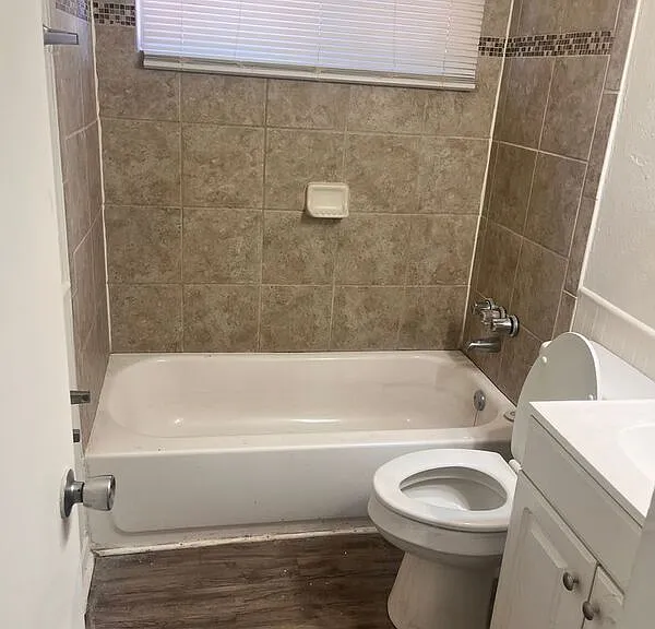 532 Camrose Dr — Photo 6