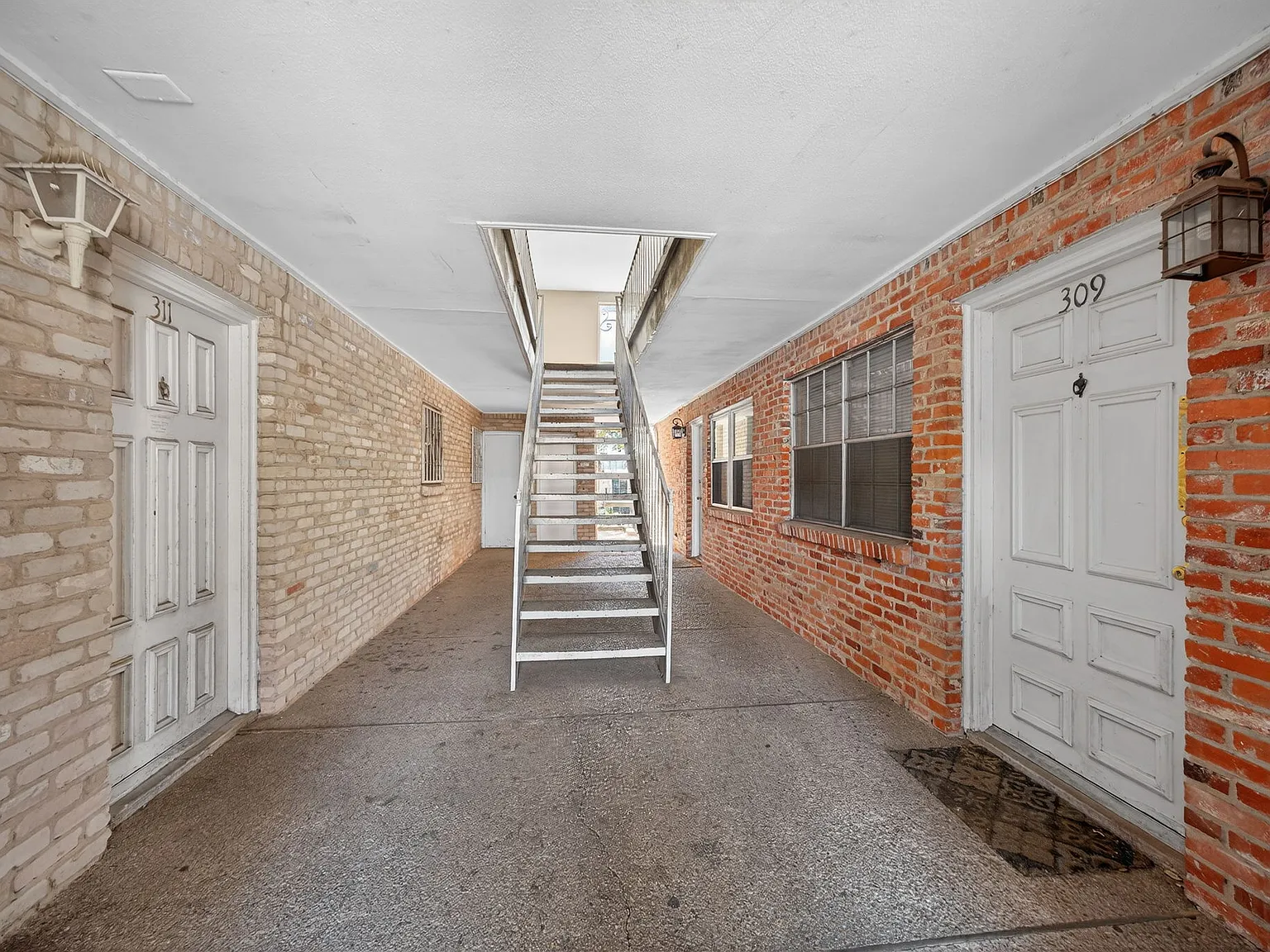 2 bed, 846 sqft, $995 — Photo 3