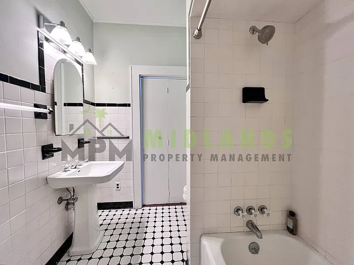 2417 Clark St — Photo 45