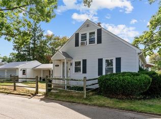 203 Pettaconsett Ave, Warwick, RI 02888