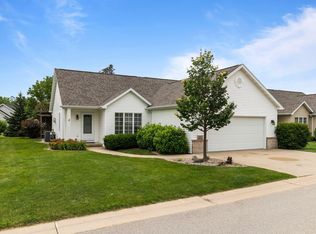 5015 W Boxwood Ln, Appleton, WI 54914