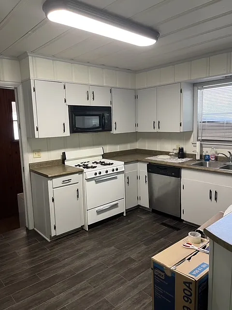 4 bed, 2000 sqft, $2,200 — Photo 3