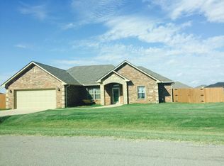 6 Cheyenne Ln, Geronimo, OK 73543