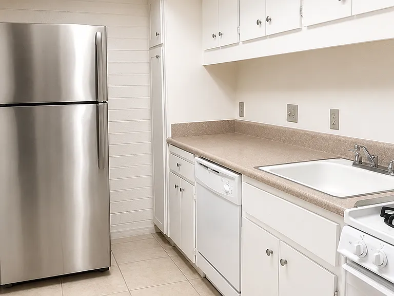 320 E Willetta St #11 — Photo 7