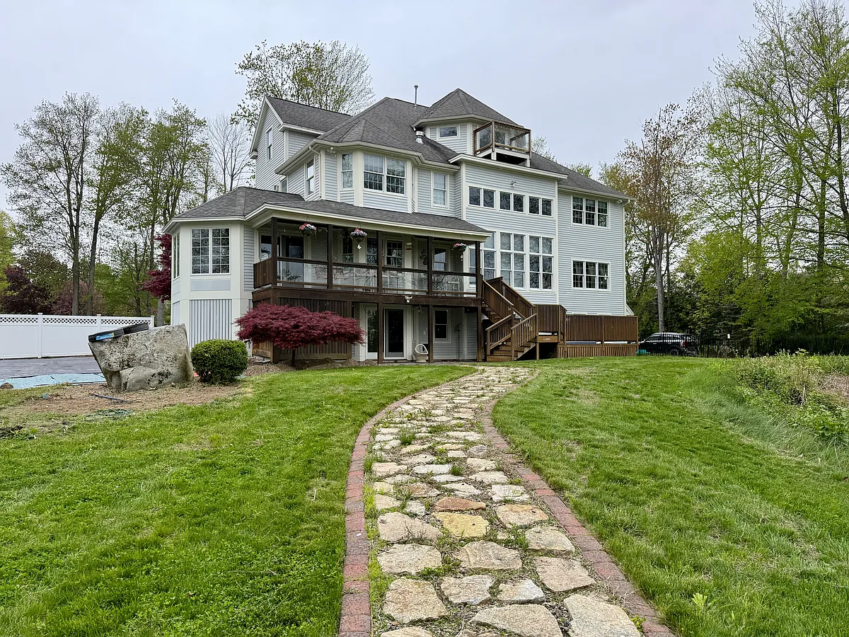 Building Photo - 38 Waterloo Cir