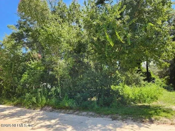 221 OAK Street, Hawthorne, FL 32640