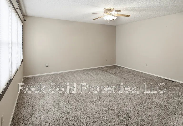 5416 Meadowbrook Dr — Photo 18