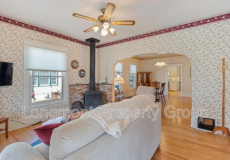 632 Bross St — Photo 6