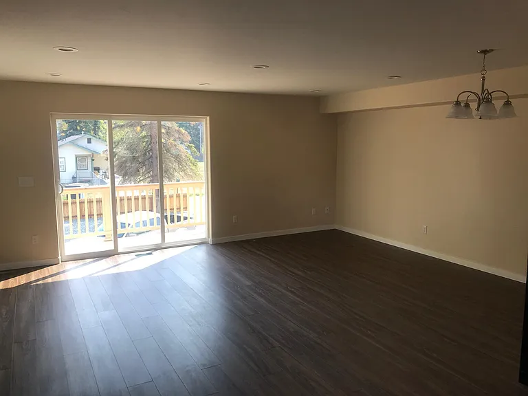 260 Friendly St — Photo 4